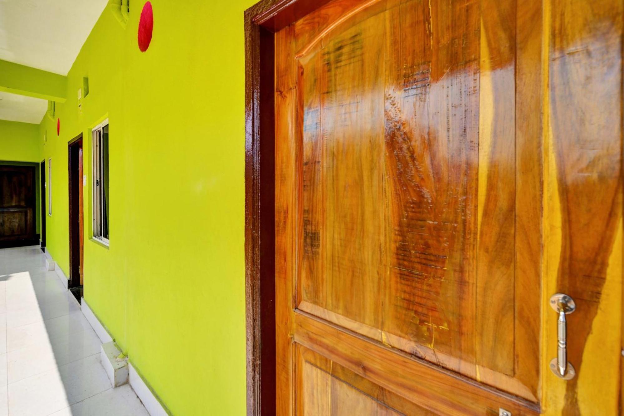 Hotel Oyo Flagship 81058 Royal Regalia à Bhubaneswar Extérieur photo