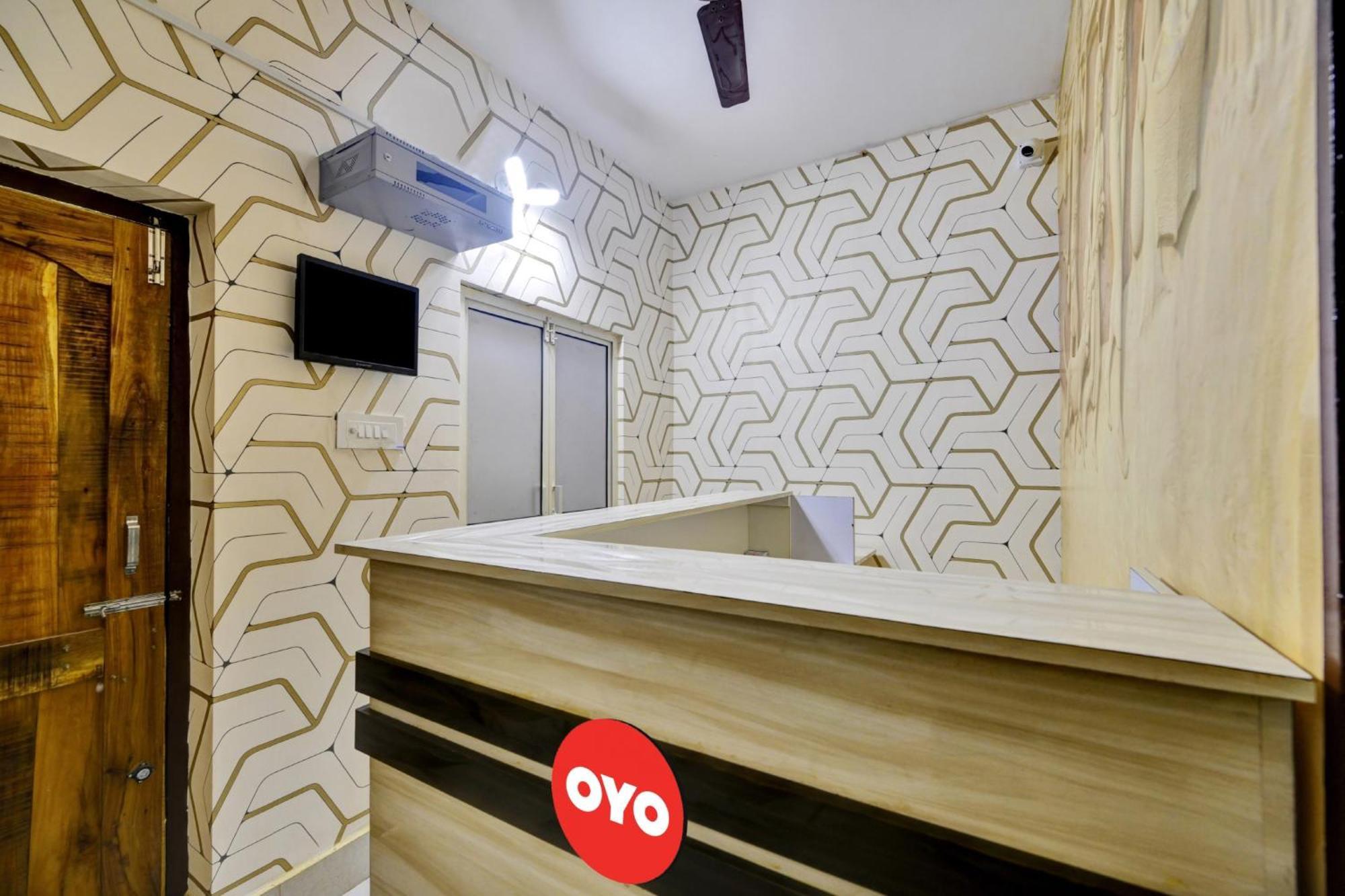 Hotel Oyo Flagship 81058 Royal Regalia à Bhubaneswar Extérieur photo